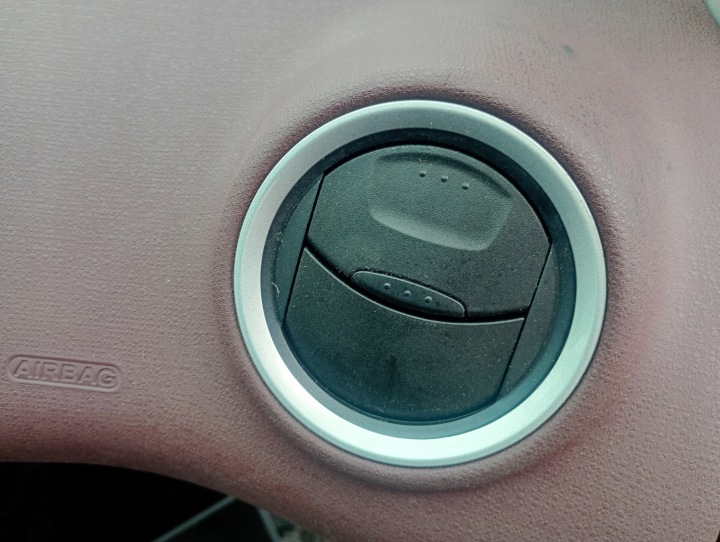rešetka rešetka ventilacije zračni desna suvozača Ford Fiesta 7 MK7 10-15