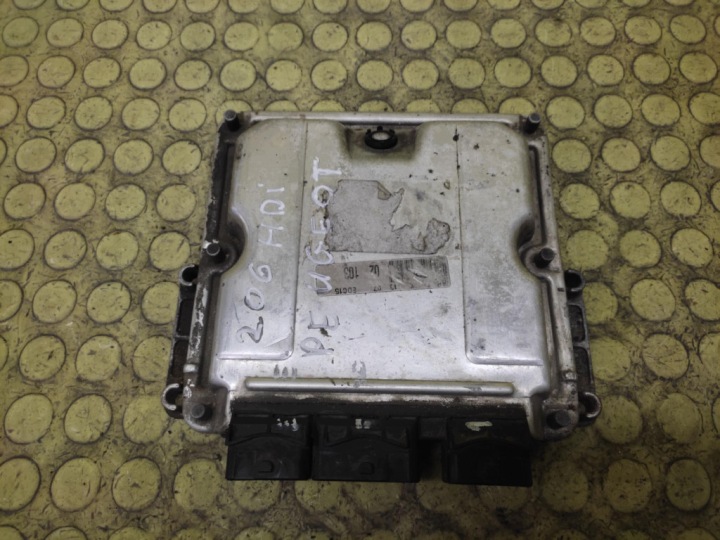 PEUGEOT 206 bedienteil des motors 0281011083