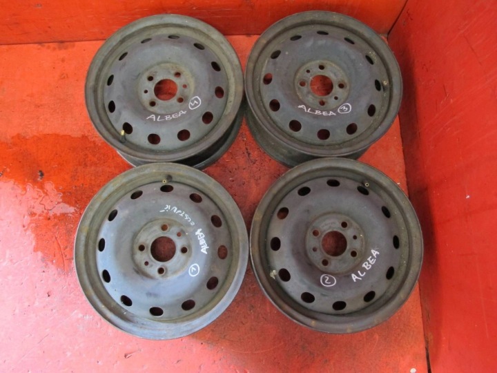 FIAT PUNTO II PANDA 500 FORD KA CERCHI Ferro 14 4x98 5J ET44 KOMPLET