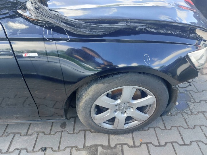 blatník pravý předek AUDI A6 C7 LY9B