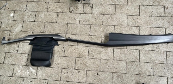 moulding DEKOR of the dashboard VW GOLF VIII 5H1858415B