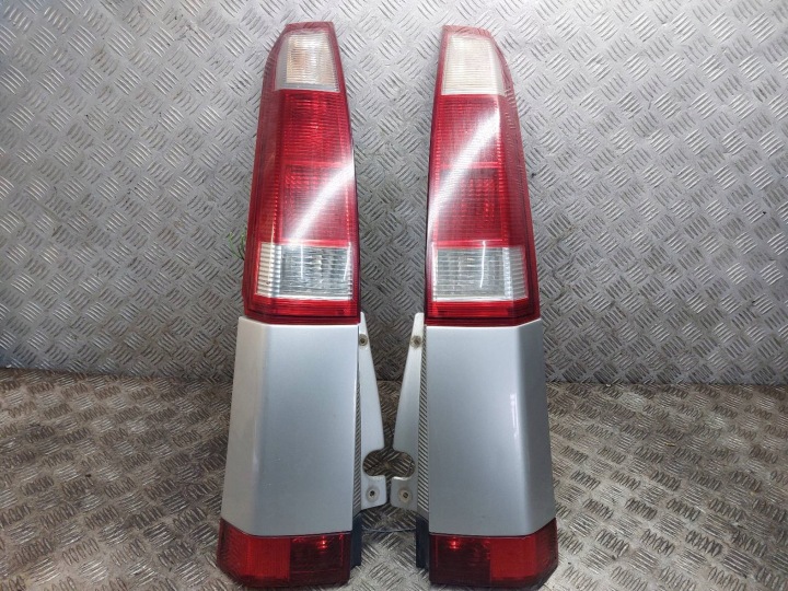 Licht links heck + rechts heck OPEL MERIVA A Z157 93294346 93294345