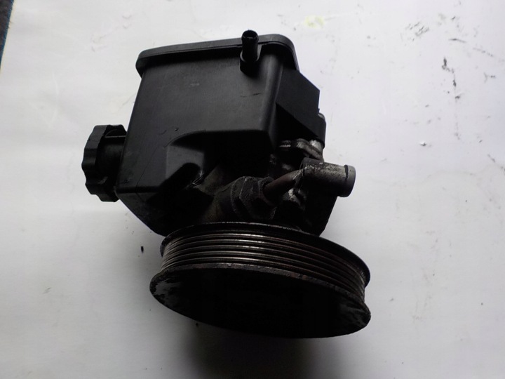 MERCEDES-BENZ KLASA C (W203) 2.2 CDI ORG servo pump 0034667101