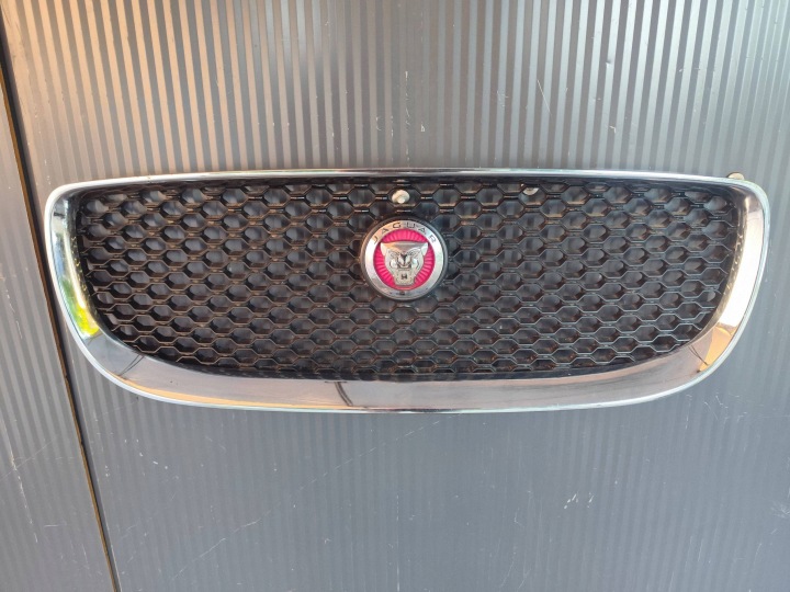 JAGUAR XE 760 mask lökhárító elülsö X73-018K28-AA