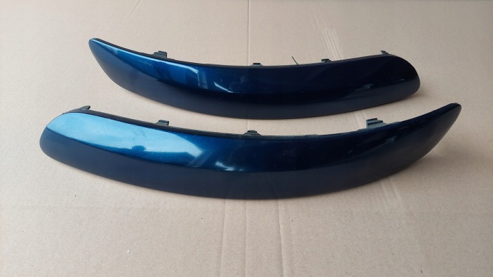 mouldings front KOMPLET VOLKSWAGEN GOLF 5 V plus 5M0807717A 5M0807718F