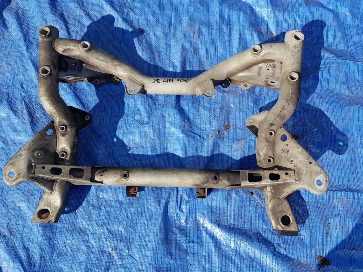 axle beam front of the engine MERCEDES W212 LIFT sider subframe axle beam