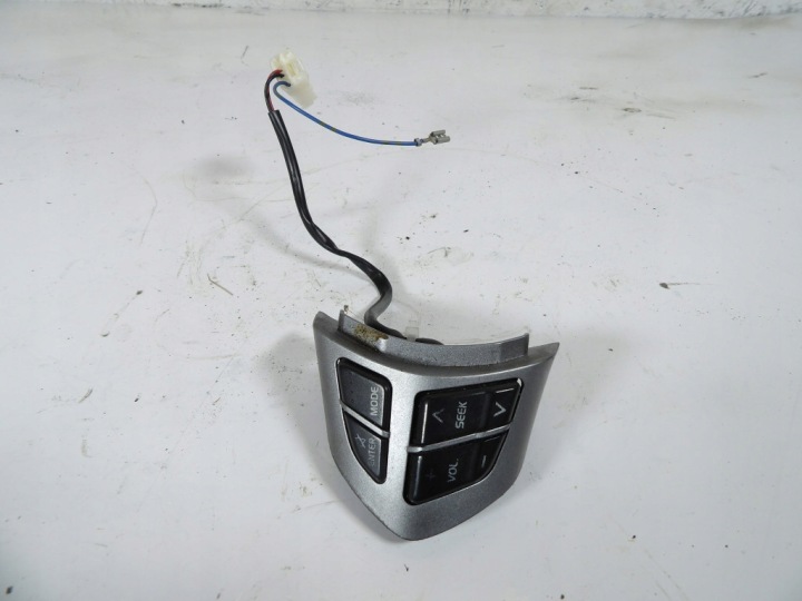 SUZUKI GRAND VITARA II Commandes W Volant F70CV225