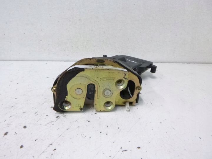 de la Serrure Portière Arrière Droite Mazda 6 GG 2003r.