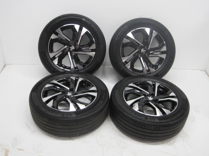 kola disky gumy PEUGEOT 2008 II R17