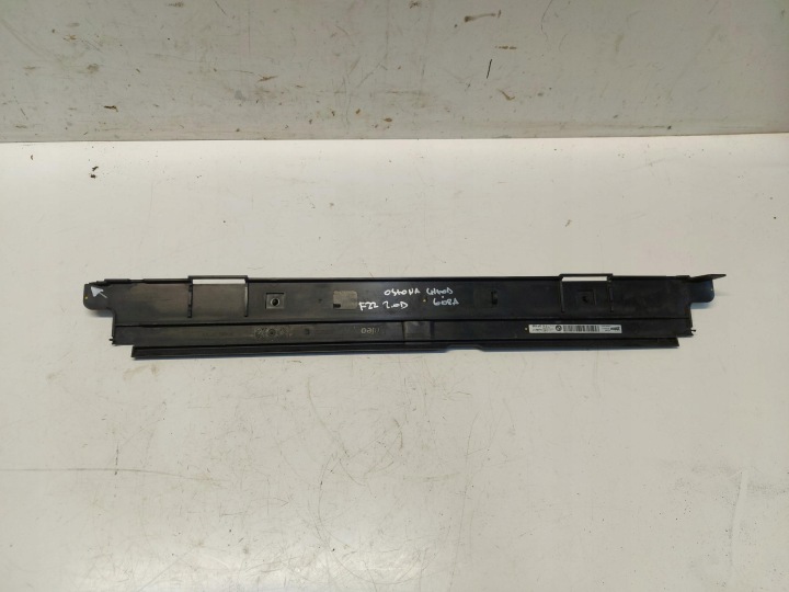 BMW F22 krytka kryt