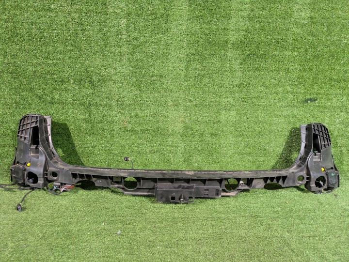 Traverse Pare choc Arrière Capteurs ASYSTENTA Armature RUCHU AUDI Q3 II 83A