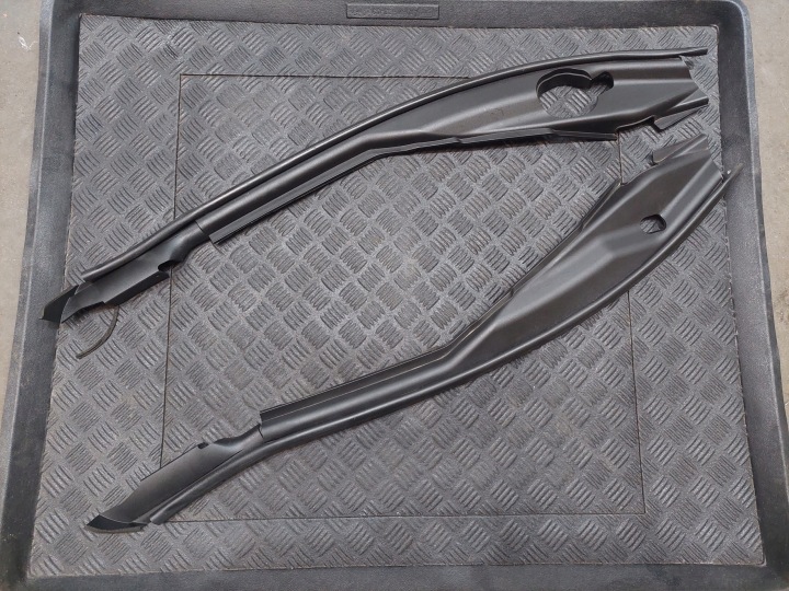 moulding gasket of a fender front cover left right INFINITI Q50 2.2 D