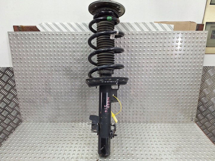 Stoßdämpfer links vorne RANGE ROVER EVOQUE und L538 LIFT 16-19 GJ32-18K001-AA