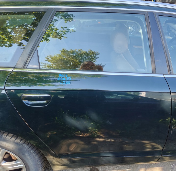 AUDI A6 C6 KOMBI 05R vrata desni stražnji dio LZ6E