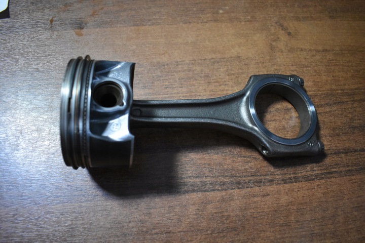 piston KPL. of the engine cylinder 1 - 4 PORSCHE 9Y 4.0 TFSI AUDI DCUA DCU 1
