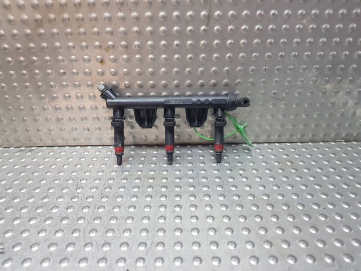 Kraftstoffverteiler Einspritzleiste Einspritzdüse 03D906031C FABIA und POLO IV 9N IBIZA III FOX 1.2 6V