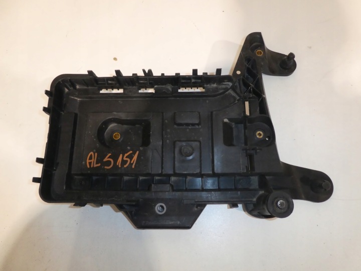 držač akumulatora VW SEAT SKODA 1K0915333H
