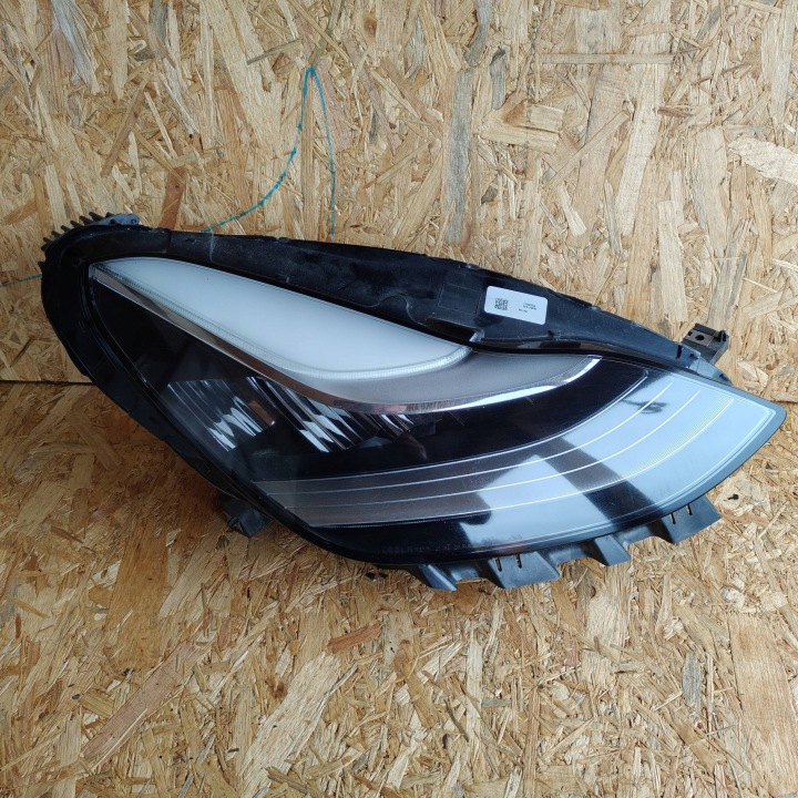 Reflektor Avant Bouche buse Droit Tesla Model 3 107737600C
