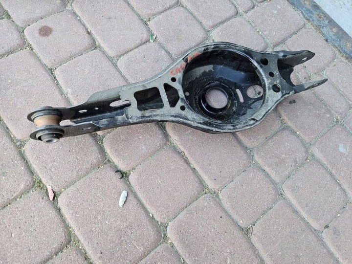 Querlenker heck hinten rechts Achsträgers 2024 Toyota Camry VIII XV70