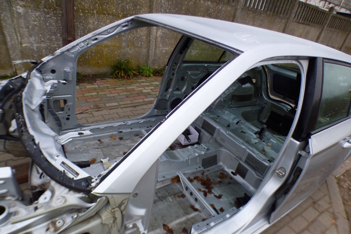 Oszlop dachowy bal lakier LA7W SKODA FABIA III