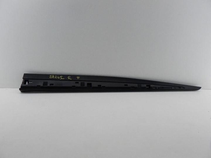 TOYOTA YARIS III 3 LIFT 17- moulding door right front