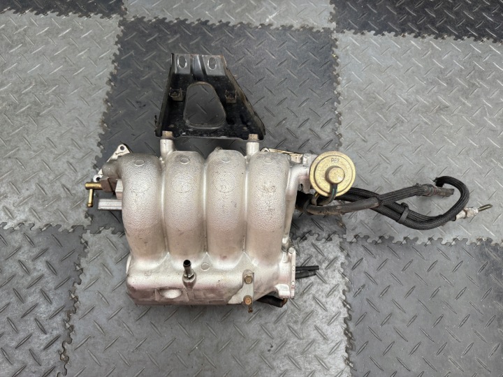 Колектор Всмукване Инжектори Mitsubishi Outlander I Turbo 2.0 4G63T 5