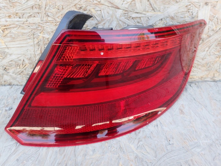 LICHT RECHTS HINTEN HECK AUDI A3 8V 8V4945096D LED