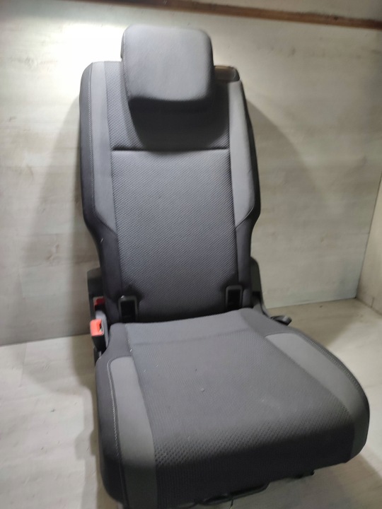 Volkswagen Touran III 2020 rear part side left seat seat