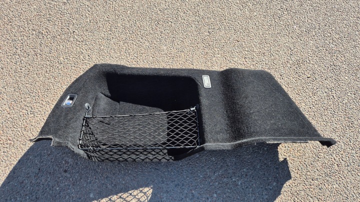 boot upholstery left 2056909804 MERCEDES W205 KOMBI BDB!!