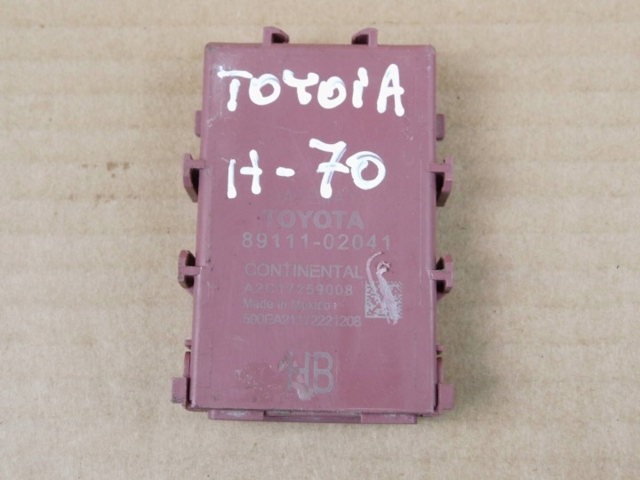 Toyota Corolla E21 module computer control unit GATEWAY 89111-02041
