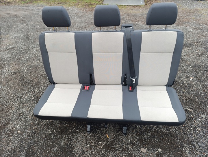 VW T6 KANAPA TRZYOSOBOWA/ TROJKA TRZECI RZAD/ 3 RZAD