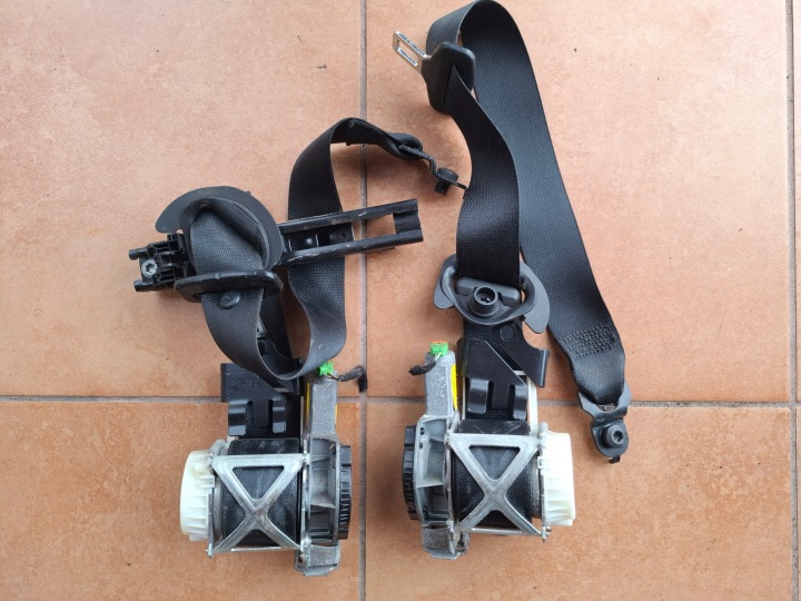 tension belts front MERCEDES W204 08-10 R