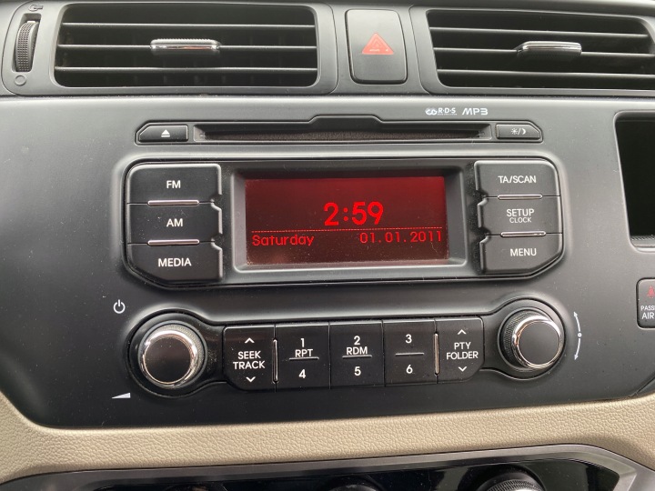 RADIO CD oryginalne brakuje kodu Kia RIO 3 III 11-17