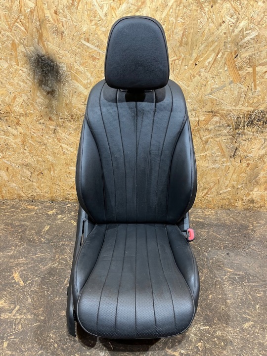 FOTEL eleje elsö jobb Ráma MERCEDES W214 AIRBAG GRZANY 1