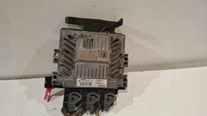 Unité de contrôle Moteur Ordinateur 8200804775 Renault 1.5 DCI