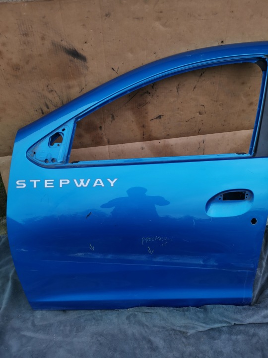 dveře levé přední DACIA SANDERO II STEPWAY předek 801113225R