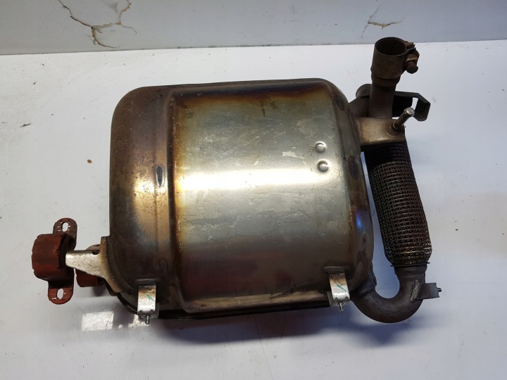 BMW I3 i01 Tlumik koncowy 8641958