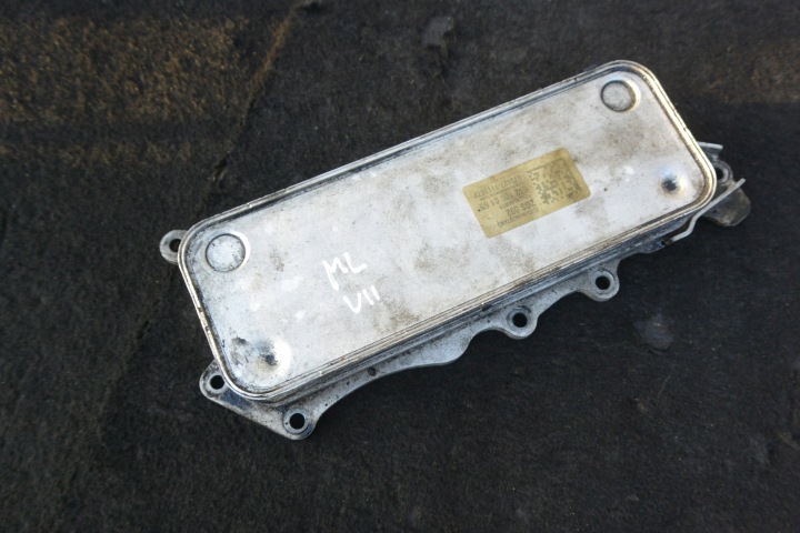 CHLODNICZA oil of the engine MERCEDES ML W164 W212 W221 W251 3.0CDI A6421800165