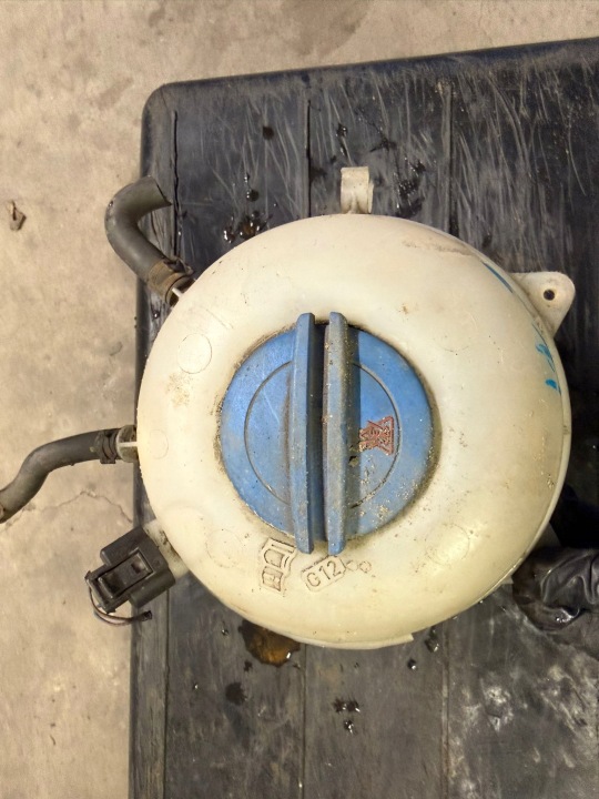 water tank VOLKSWAGEN TRANSPORTER T5 7H0121407C