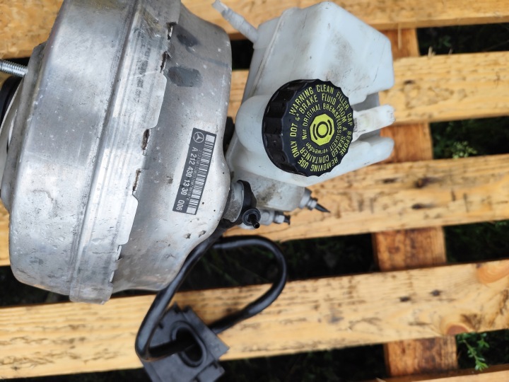 MERCEDES W212 LIFT servo freno