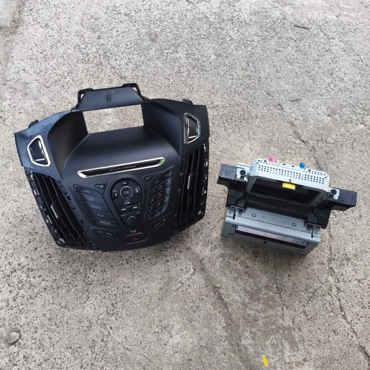 Stacja multimedialna radio navigacija komplet Ford Focus MK3 2012