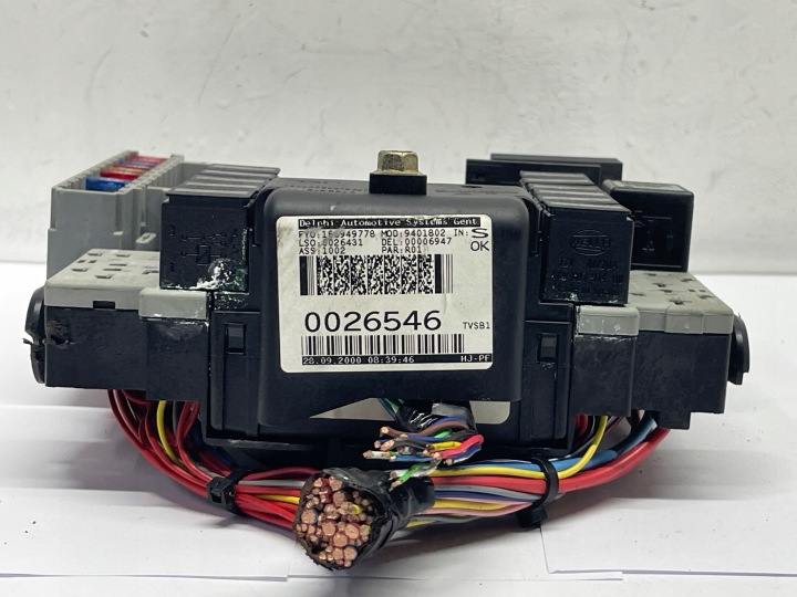 Szkerény biztosítékszekrény 9401802 9504371 Volvo S80 I