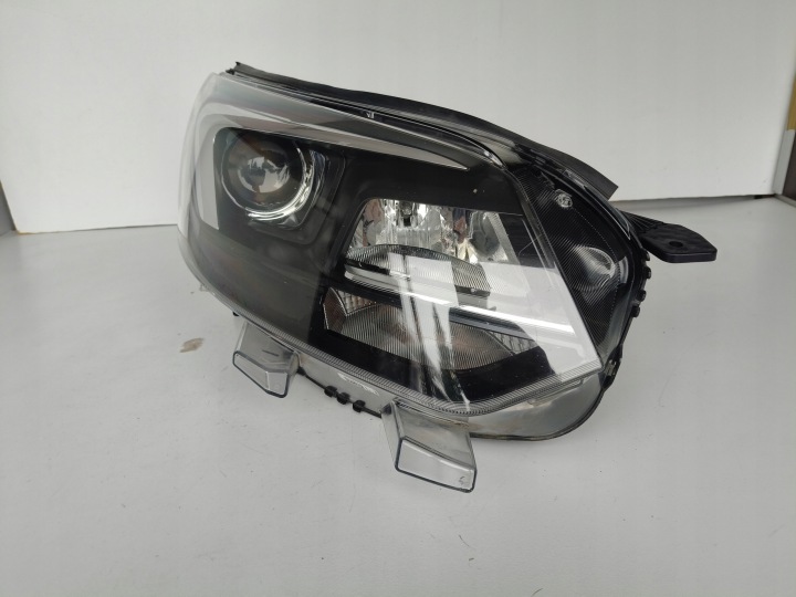 Feux phare Droit REFLEKTOR OPEL VIVARO C 19- ZAFIRA D XENON