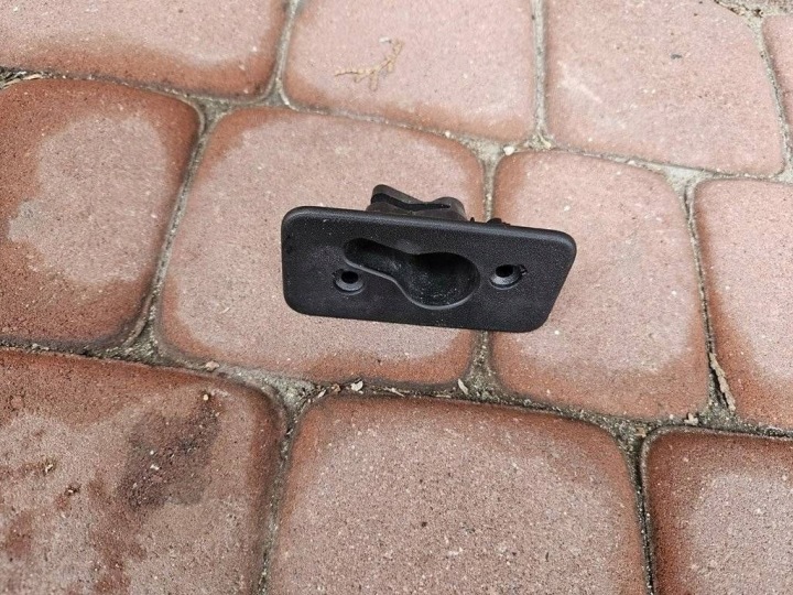 SCATOLA copertura GREMBIALINA fissaggio rolety PORTELLONE COFANO POSTERIORE sinistro Opel Insignia A 9918009242