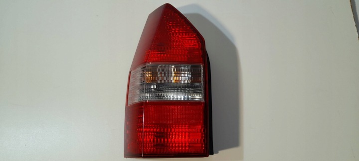 Mitsubishi Space Wagon Licht hinten links 3111301 (R400)