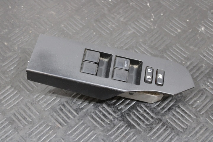 Commandes Vitre Portière Gauche Avant TOYOTA AURIS II 2 KOMBI
