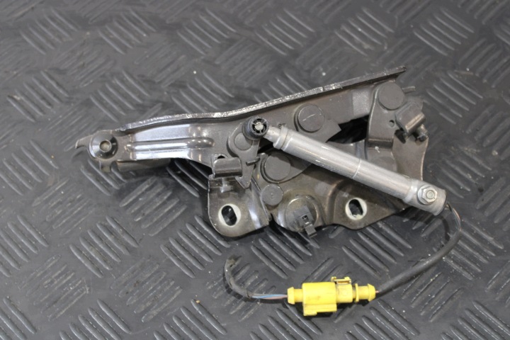 Scharnier der Kühlergrill links NABOJ 8V0823301 AUDI A3 8V0 8V4 2013