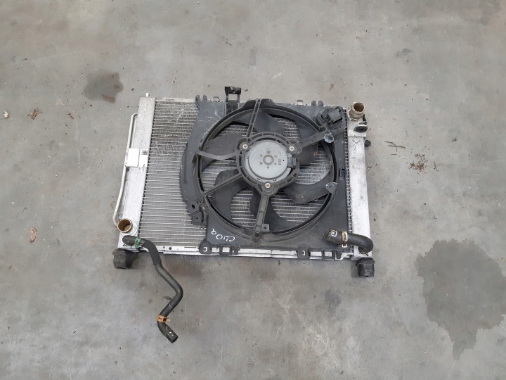 Radiatore motore usato CLIMATIZZATORE ARIA CONDIZIONATA VENTOLA 8200221498 Renault Clio III