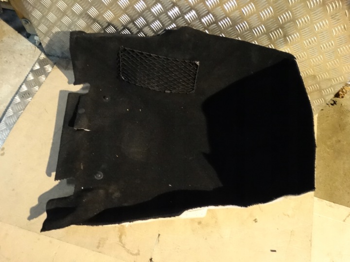 IDEALNY carpet front right MERCEDES W205 1