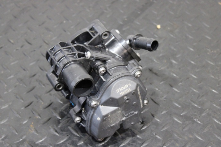 thermostat housing OPEL INSIGNIA B 55516904